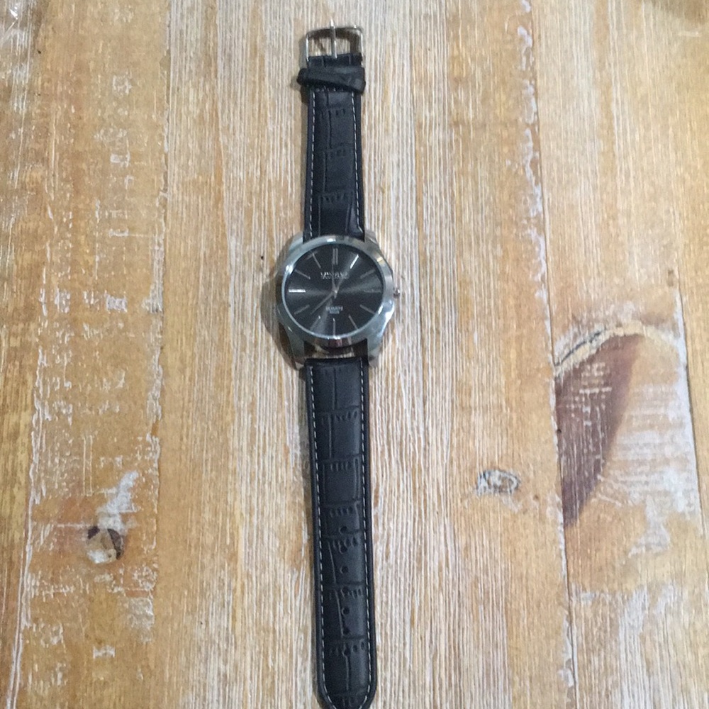 Mingbo Black Quartz M026 Wristwatch